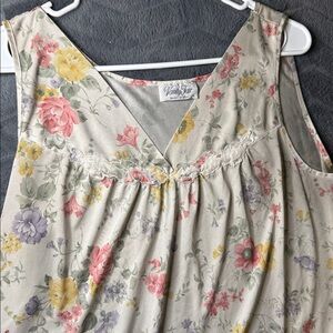 vintage Lace Detail Vanity Fair sleeveless nightgown Large
